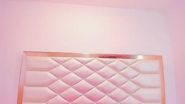 MiaQueen021 online show from March 2025 12:34:01 PM