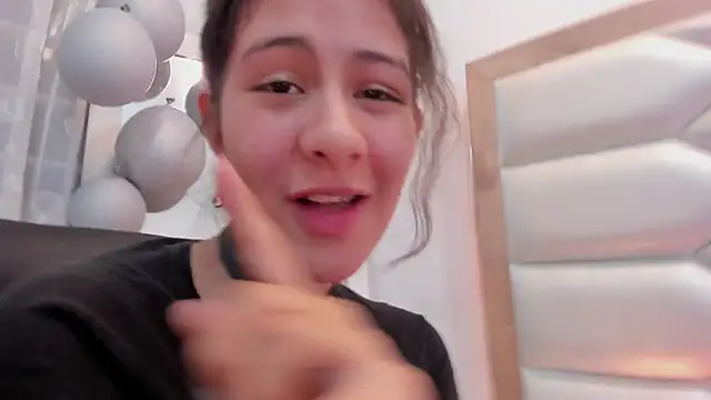 MiaQueen021 online show from March 2025 12:58:02 AM