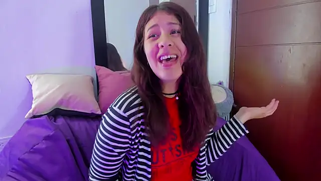 MiaQueen021 online show from September 2025 02:40:01 PM