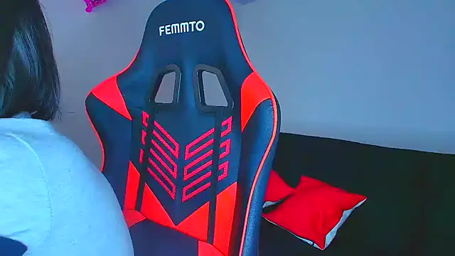 Rousse violett online show from September 2025 08:52:02 PM