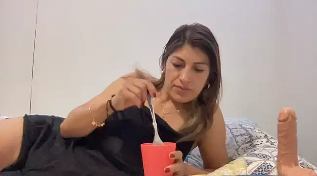 LunaBeya online show from March 2025 11:27:02 AM