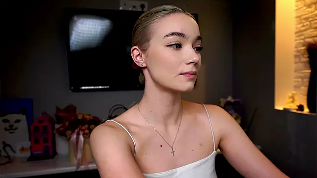 ileanacampbe online show from February 2025 05:07:02 AM