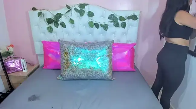 Snapshot of EmmySweett2 chatting on February 2025 12:49:01 PM EmmySweett2 online show from February 2025 12:49:01 PM