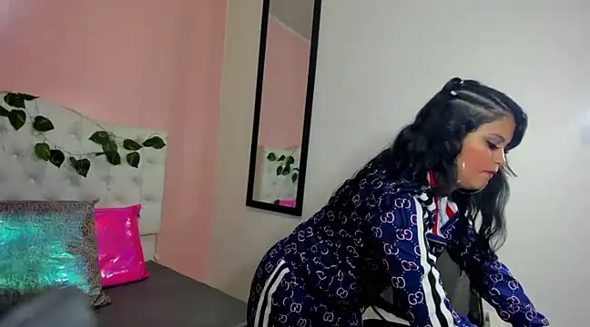 Snapshot of EmmySweett2 chatting on February 2025 12:55:01 PM EmmySweett2 online show from February 2025 12:55:01 PM