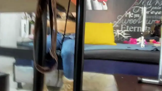 Snapshot of EmmySweett2 chatting on October 2025 02:20:01 PM EmmySweett2 online show from October 2025 02:20:01 PM