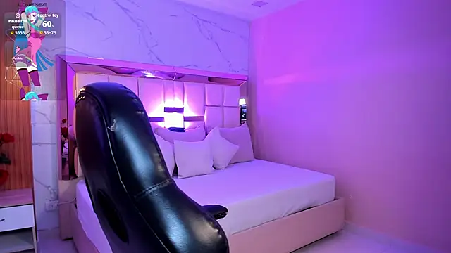 zoes milee online show from November 2025 11:20:02 AM