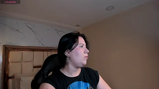 zoes milee online show from April 2026 11:38:02 AM