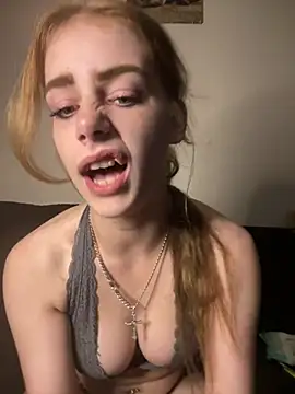 Snapshot of VioletxBlue chatting on July 2026 11:20:02 PM VioletxBlue online show from July 2026 11:20:02 PM