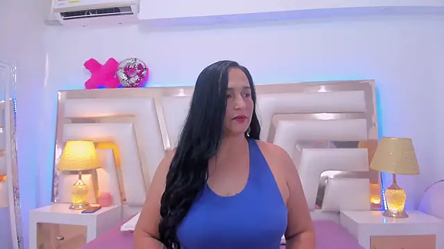 LucineArias online show from January 2025 07:40:01 PM