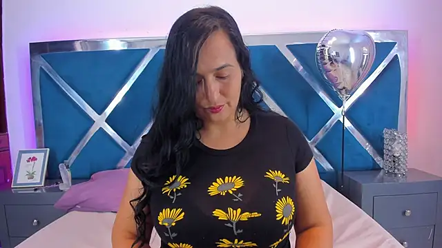 LucineArias online show from March 2025 08:10:02 PM