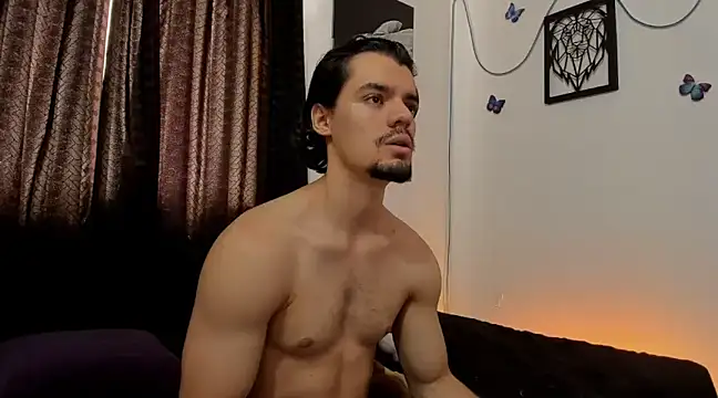 Snapshot of maxi_styles chatting on January 2025 04:28:02 PM maxi styles online show from January 2025 04:28:02 PM