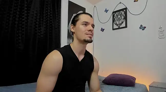 Snapshot of maxi_styles chatting on February 2025 01:08:01 AM maxi styles online show from February 2025 01:08:01 AM