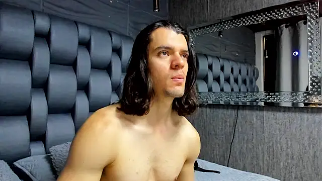 Snapshot of maxi_styles chatting on March 2026 11:38:02 AM maxi styles online show from March 2026 11:38:02 AM