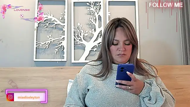 Snapshot of Elise-Leyton chatting on April 2026 05:30:01 PM Elise-Leyton online show from April 2026 05:30:01 PM