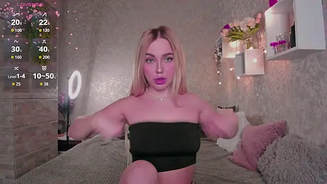 Mika Rayy online show from November 2025 10:37:01 PM