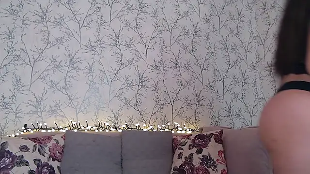 Snapshot of SweetChyou chatting on January 2025 09:30:02 AM SweetChyou online show from January 2025 09:30:02 AM