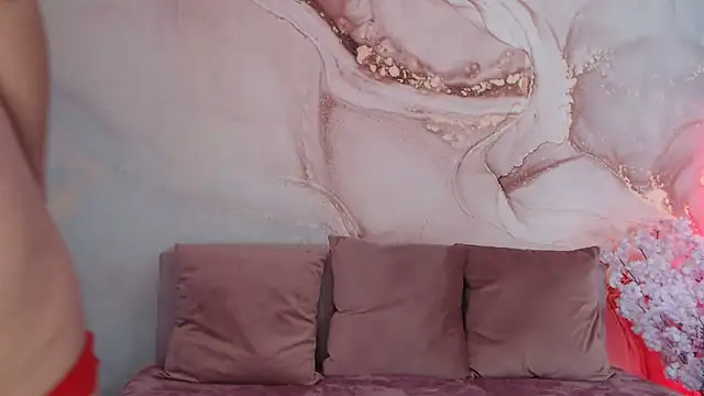 Snapshot of SweetChyou chatting on November 2025 08:37:01 AM SweetChyou online show from November 2025 08:37:01 AM