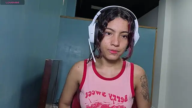 Lovelyamyy online show from November 2025 02:23:02 AM