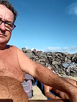 MountJohnXL online show from December 2025 03:29:01 PM