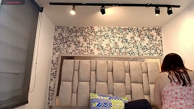 Snapshot of Victoria_Adamns chatting on February 2026 12:02:02 PM Victoria Adamns online show from February 2026 12:02:02 PM