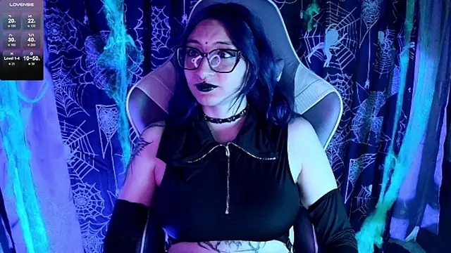 Kimlennox  online show from October 2025 01:23:04 PM