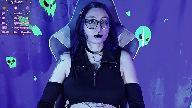 Kimlennox  online show from April 2026 12:12:01 PM