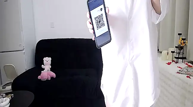 Snapshot of Hey-Cute chatting on January 2025 07:38:01 AM Hey-Cute online show from January 2025 07:38:01 AM