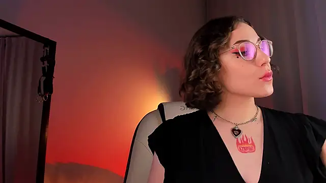 Eva Moss  online show from March 2025 12:43:01 AM