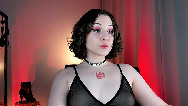 Eva Moss  online show from October 2025 02:39:02 PM