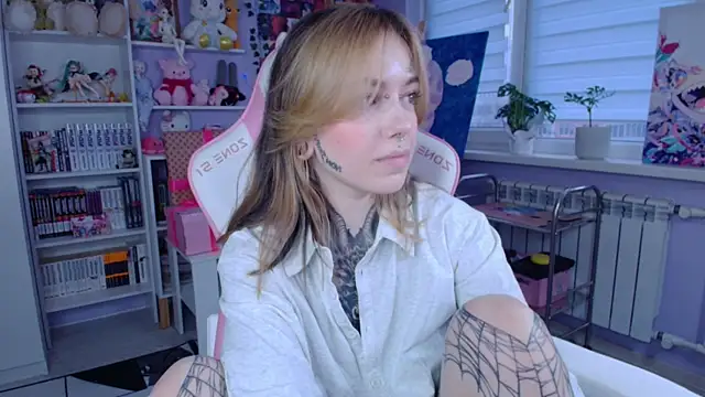 Catharsisi online show from October 2025 01:39:01 PM