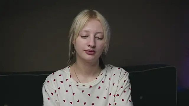 milasmiu online show from March 2025 05:28:02 PM