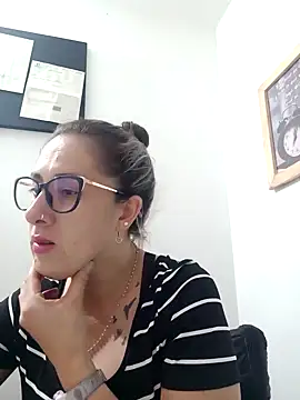 CHARLOTTE 1711 online show from February 2025 04:24:02 AM