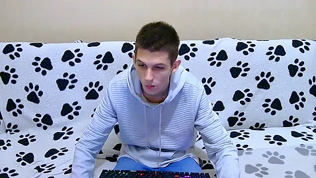 Lester Broo online show from April 2026 07:44:02 PM