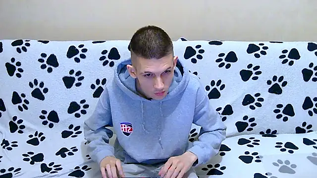 Lester Broo online show from April 2026 09:12:02 PM