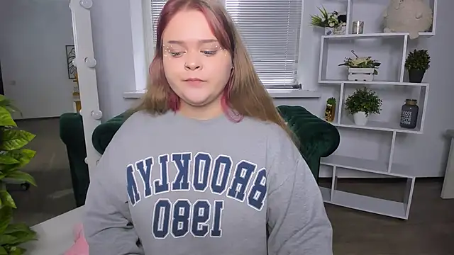 Erica  Alta online show from October 2025 05:28:02 AM