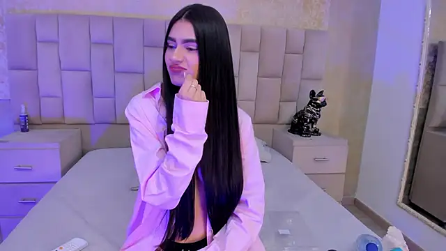 Snapshot of BellaaStorm chatting on February 2025 03:39:01 PM BellaaStorm online show from February 2025 03:39:01 PM