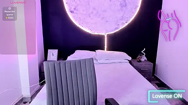 Snapshot of BellaaStorm chatting on February 2025 01:06:01 PM BellaaStorm online show from February 2025 01:06:01 PM