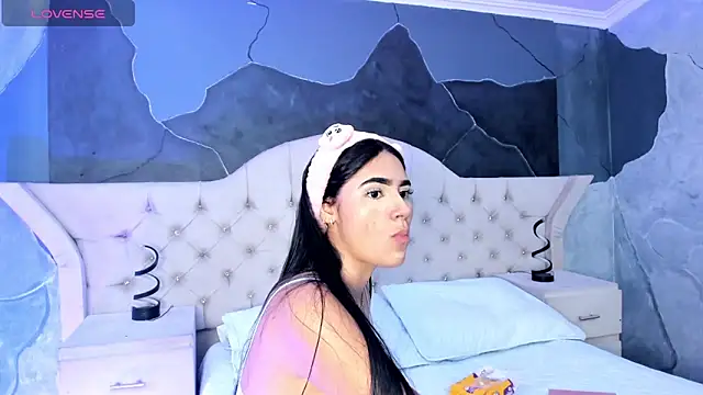 Snapshot of BellaaStorm chatting on September 2025 02:50:02 PM BellaaStorm online show from September 2025 02:50:02 PM