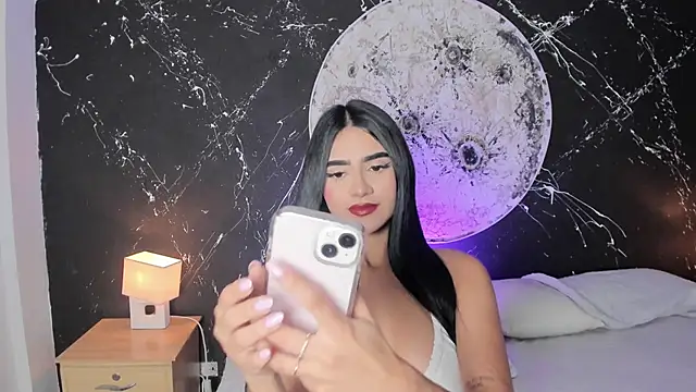 Snapshot of BellaaStorm chatting on October 2025 05:35:02 AM BellaaStorm online show from October 2025 05:35:02 AM