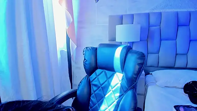 Snapshot of BellaaStorm chatting on October 2025 08:11:02 PM BellaaStorm online show from October 2025 08:11:02 PM