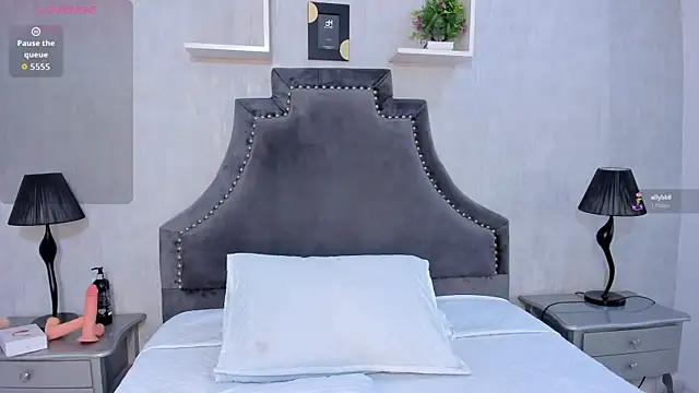 Snapshot of BellaaStorm chatting on October 2025 09:20:01 PM BellaaStorm online show from October 2025 09:20:01 PM