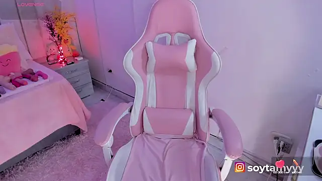 tamy xoo online show from January 2025 07:32:01 PM