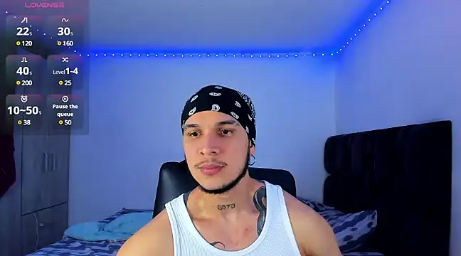 Snapshot of austinoficial chatting on January 2025 11:02:02 PM austinoficial online show from January 2025 11:02:02 PM