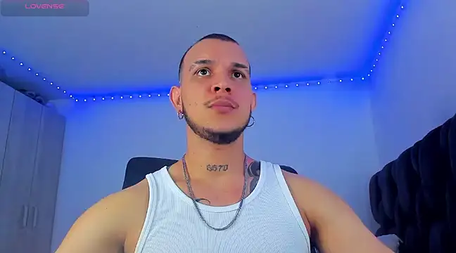 Snapshot of austinoficial chatting on February 2025 12:19:02 AM austinoficial online show from February 2025 12:19:02 AM