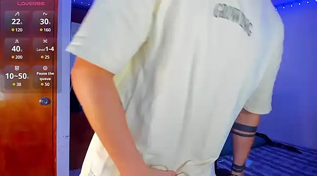 Snapshot of austinoficial chatting on February 2025 03:31:02 AM austinoficial online show from February 2025 03:31:02 AM