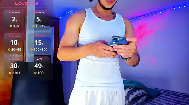 Snapshot of austinoficial chatting on February 2025 01:47:02 AM austinoficial online show from February 2025 01:47:02 AM