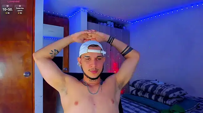 Snapshot of austinoficial chatting on March 2025 04:21:02 AM austinoficial online show from March 2025 04:21:02 AM