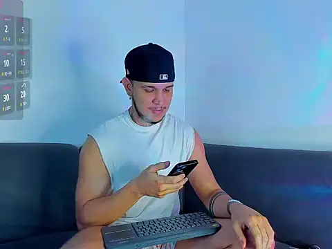 Snapshot of austinoficial chatting on October 2025 11:47:02 PM austinoficial online show from October 2025 11:47:02 PM