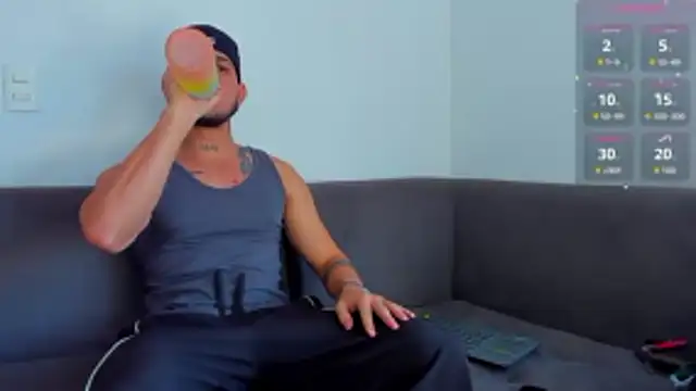 Snapshot of austinoficial chatting on October 2025 08:31:01 PM austinoficial online show from October 2025 08:31:01 PM