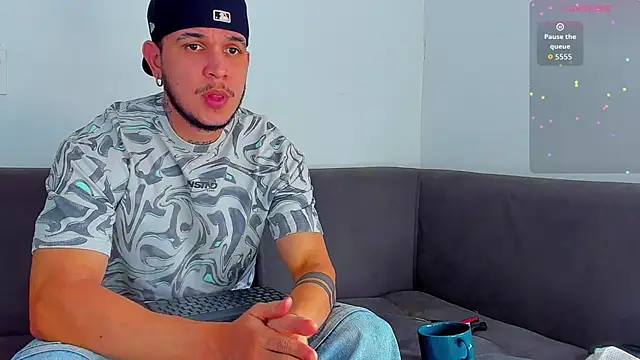 Snapshot of austinoficial chatting on October 2025 08:33:01 PM austinoficial online show from October 2025 08:33:01 PM